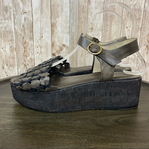 Bernardo Tooled Vachetta Leather Cork Platform Wedge Sandal Size 7 Women - Picture 5 of 13